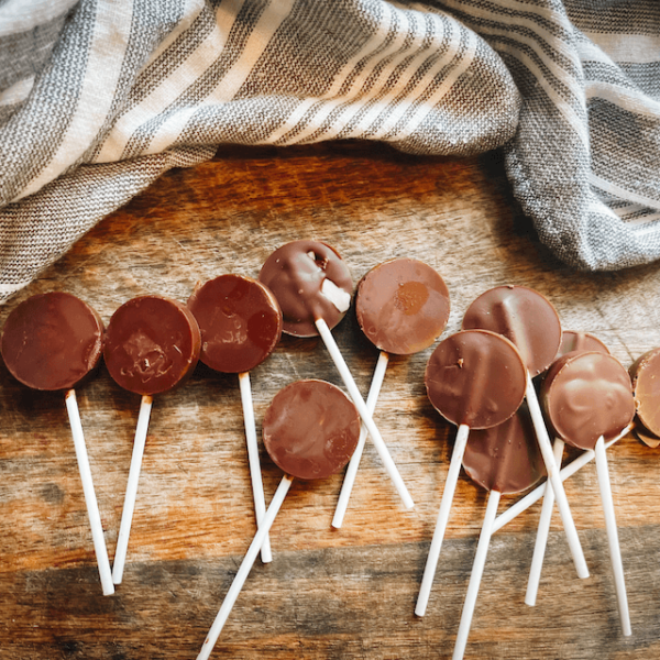 homemade chocolate lollipops